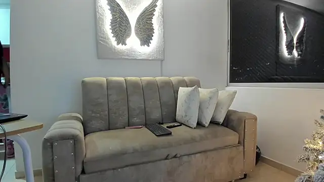 AmberEvans1 online show from 11/30/25, 02:56