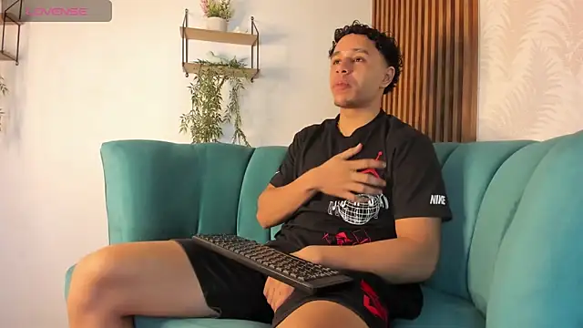 Adrian Volt online show from 12/18/25, 03:11