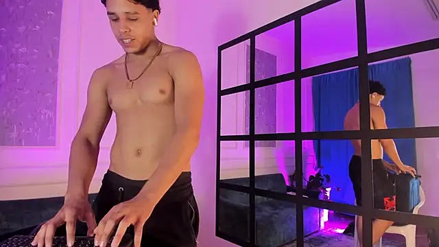 Adrian Volt online show from 11/11/25, 03:45