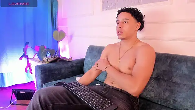 Snapshot of Adrian_Volt chatting on 01/14/26, 03:10 Adrian Volt online show from 01/14/26, 03:10