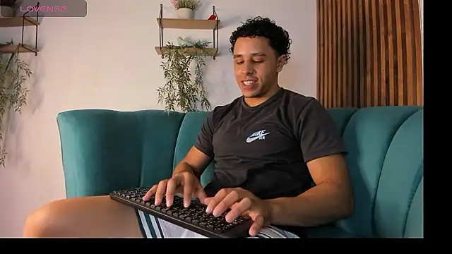 Snapshot of Adrian_Volt chatting on 01/09/26, 03:02 Adrian Volt online show from 01/09/26, 03:02