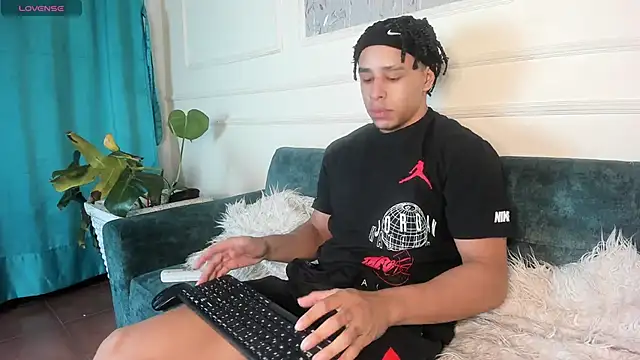 Snapshot of Adrian_Volt chatting on 01/18/26, 03:10 Adrian Volt online show from 01/18/26, 03:10