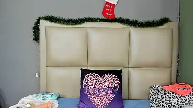 honey  hott online show from 12/13/25, 08:04