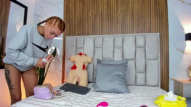 Snapshot of Sassha_ferrer chatting on 12/05/25, 07:55 Sassha ferrer online show from 12/05/25, 07:55