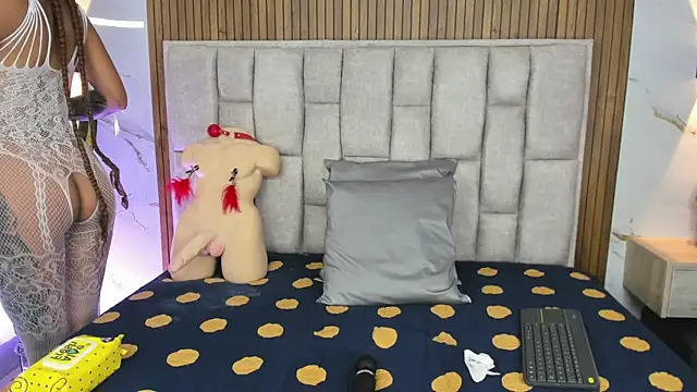 Sassha ferrer online show from 12/20/25, 07:06