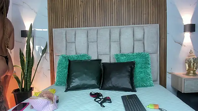 Sassha ferrer online show from 01/11/26, 06:15