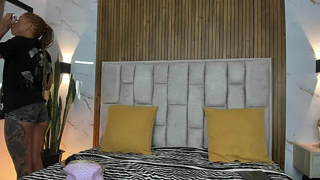 Sassha ferrer online show from 01/08/26, 07:31