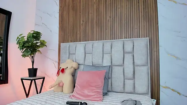 Snapshot of Sassha_ferrer chatting on 11/28/25, 07:36 Sassha ferrer online show from 11/28/25, 07:36