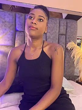 SofiRuiz  online show from 10/22/25, 07:57