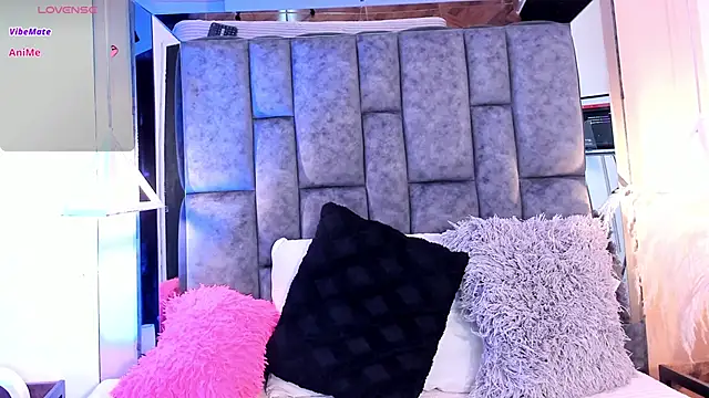 SofiRuiz  online show from 12/14/25, 03:46