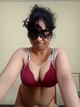 Expose Queen online show from 03/19/26, 07:52
