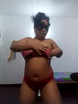 Expose Queen online show from 05/13/26, 04:58
