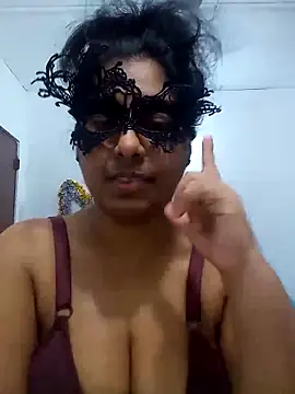 Expose Queen online show from 05/06/26, 05:50