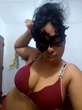 Expose Queen online show from 04/21/26, 05:08