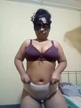 Expose Queen online show from 12/05/25, 05:44