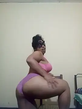 Expose Queen online show from 11/20/25, 07:58