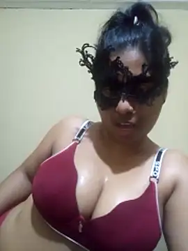 Expose Queen online show from 03/15/26, 04:47