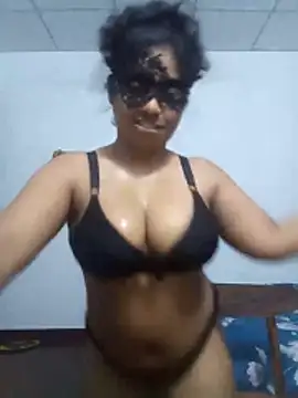 Expose Queen online show from 04/12/26, 05:16