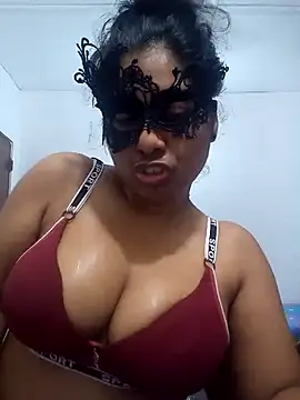 Expose Queen online show from 04/29/26, 06:03
