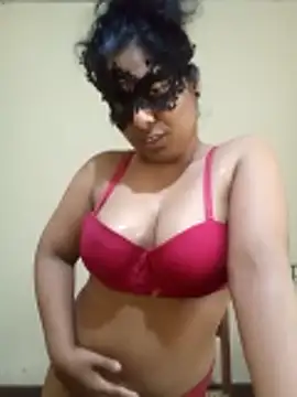 Expose Queen online show from 02/25/26, 11:21