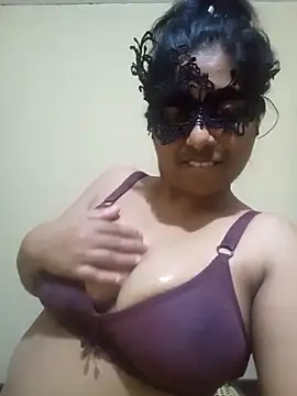 Expose Queen online show from 03/11/26, 05:40