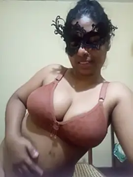 Expose Queen online show from 12/16/25, 05:50