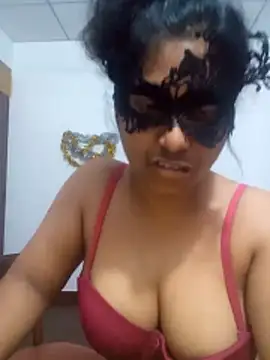 Expose Queen online show from 04/08/26, 05:03