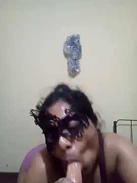 Expose Queen online show from 02/28/26, 06:40