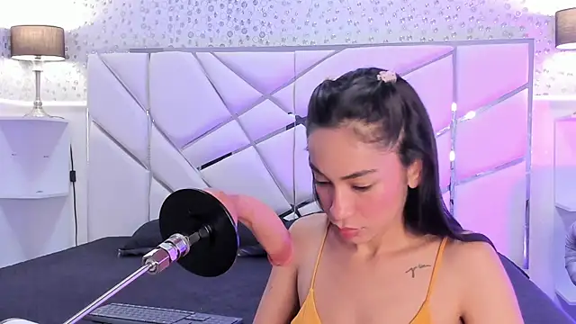 GabbiePrice online show from 04/02/26, 12:45