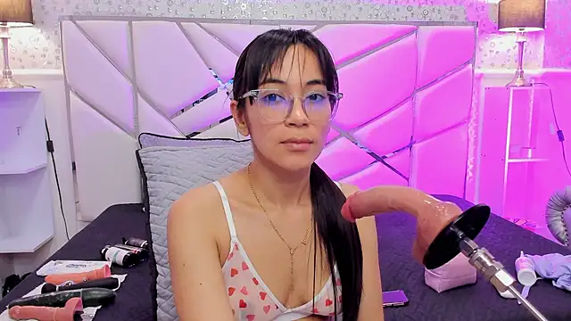 Snapshot of GabbiePrice chatting on 07/12/26, 12:50 GabbiePrice online show from 07/12/26, 12:50