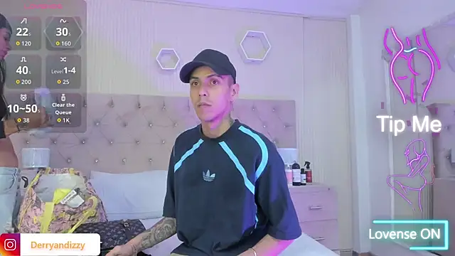 DerryAndIzzy online show from 11/07/25, 04:50