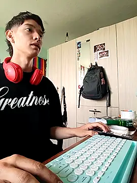 heyy noah11 online show from 04/30/26, 06:04