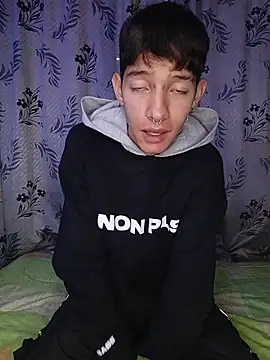 heyy noah11 online show from 11/10/25, 01:21