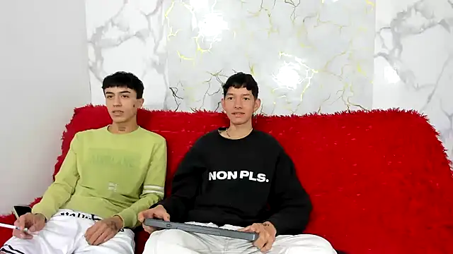 heyy noah11 online show from 05/17/26, 01:33