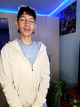 heyy noah11 online show from 11/09/25, 12:47