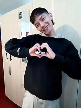 heyy noah11 online show from 10/26/25, 01:17