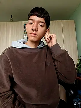 heyy noah11 online show from 04/17/26, 01:36