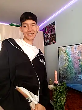 heyy noah11 online show from 10/30/25, 06:38