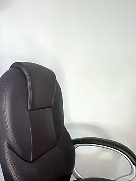 Snapshot of _Isabella_1 chatting on 11/27/25, 02:34 Isabella 1 online show from 11/27/25, 02:34