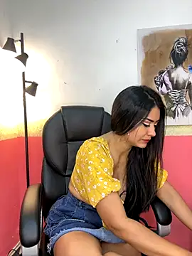 Snapshot of _Isabella_1 chatting on 10/11/25, 04:24 Isabella 1 online show from 10/11/25, 04:24