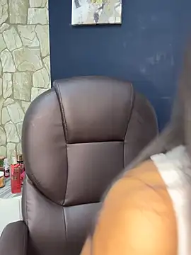 Snapshot of _Isabella_1 chatting on 10/26/25, 02:34 Isabella 1 online show from 10/26/25, 02:34