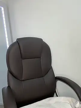 Snapshot of _Isabella_1 chatting on 11/14/25, 02:37 Isabella 1 online show from 11/14/25, 02:37