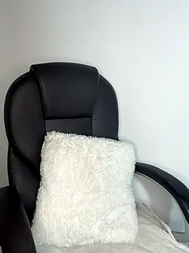 Snapshot of _Isabella_1 chatting on 11/08/25, 02:37 Isabella 1 online show from 11/08/25, 02:37