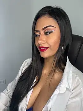 Snapshot of _Isabella_1 chatting on 11/17/25, 02:37 Isabella 1 online show from 11/17/25, 02:37