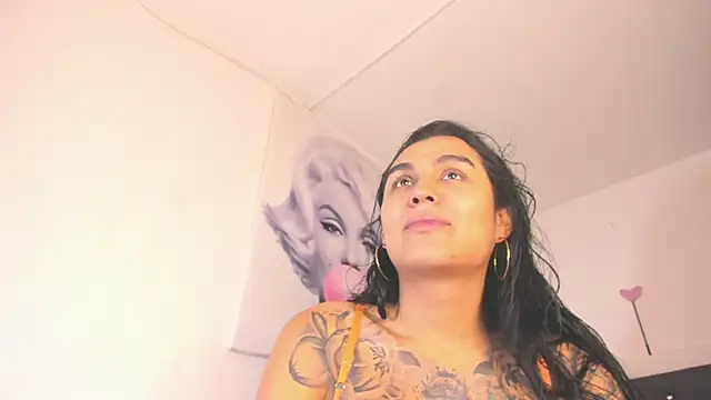 BiancaValentinna online show from 11/10/25, 05:18