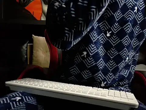 Molotov Explosive online show from 10/24/25, 01:21