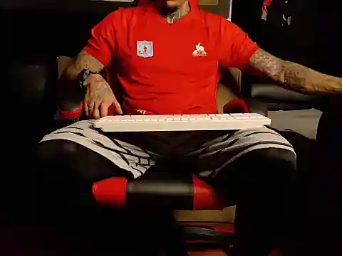 Molotov Explosive online show from 11/07/25, 12:15