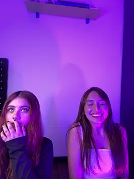 Leah moon1 online show from 12/18/25, 04:17