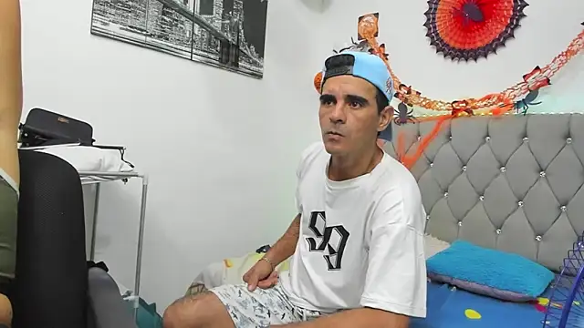 Snapshot of Sofi_And_Santy chatting on 11/03/25, 10:46 Sofi And Santy online show from 11/03/25, 10:46