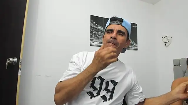 Sofi And Santy online show from 11/14/25, 12:25